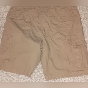 Men's Rugged Wear RW Shorts Size 40 Color Brown Cargo Pockets Walking Traveling